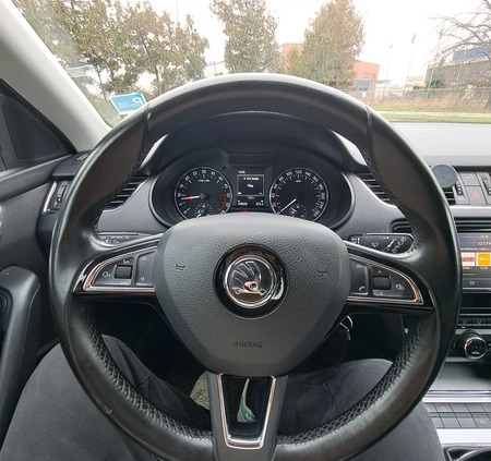 Skoda Octavia cena 42900 przebieg: 111111, rok produkcji 2015 z Warszawa małe 154